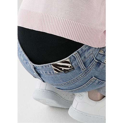 シックな花柄で腰が出ても腹巻きに見えない