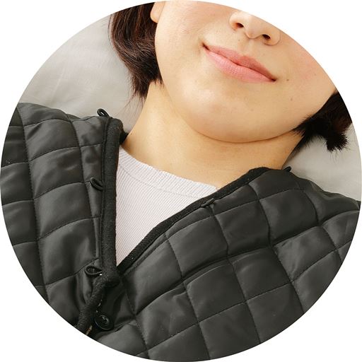 首周りのボタンで襟の取り外し可能