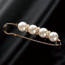 華やかラインストーンのパール調ピン