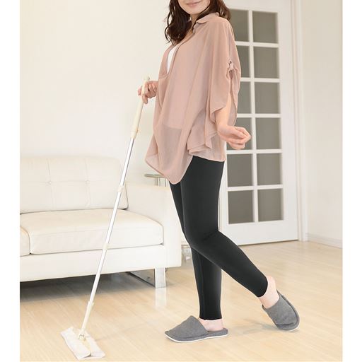 ブラック<br>日常生活の動きで、温めながら筋トレ運動。<br>※着用イメージ