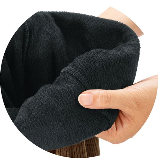 裏地は肉厚でソフトなボア素材