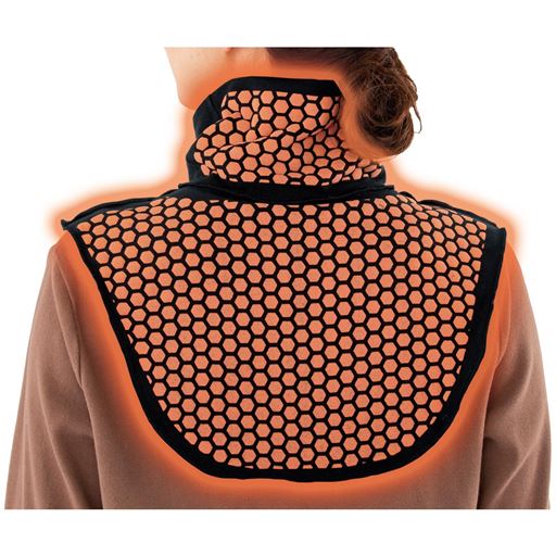 お手持ちの服に重ねるだけ!<br>※実際の着用はプリント面が内側になります。※イメージ