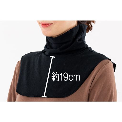 長めの丈で服の中に入れてもズレにくい。