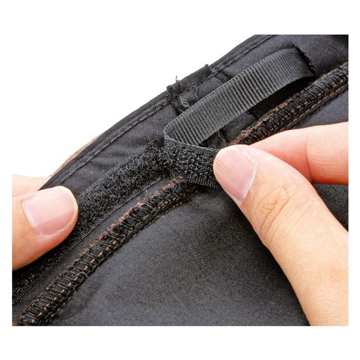 内側の面ファスナーでサイズ調整可