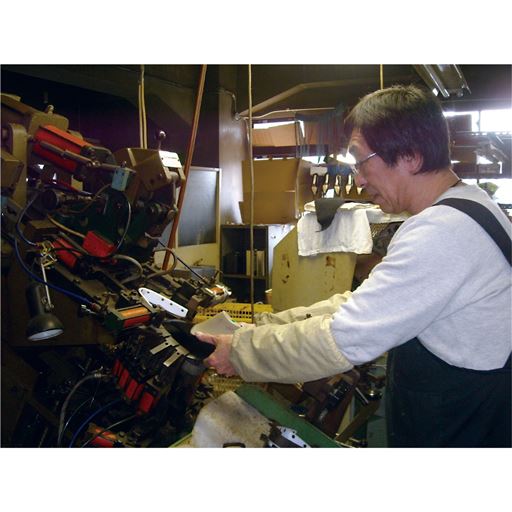 足と靴の専門家が共同監修<br>神戸の靴職人 谷部明さん