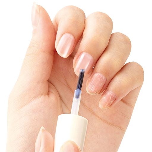 お湯で簡単オフできる美容液ネイル<br><br>※メーキャップ効果による。<br>※仕上がりには個人差があります。