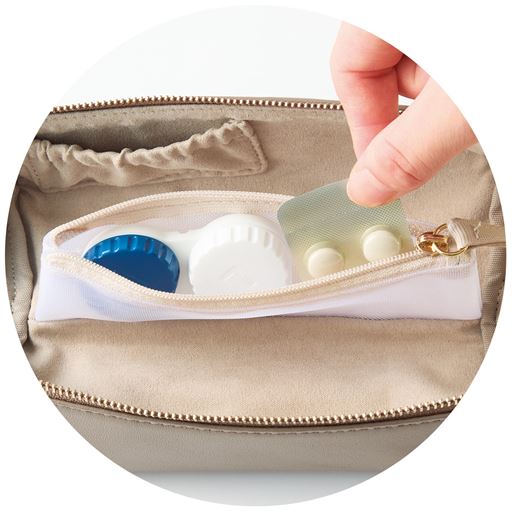 ファスナー付きメッシュポケット