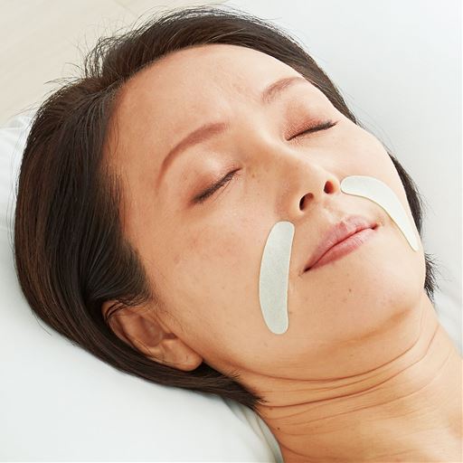 気になる口元にジェルが密着<br><br>※使用イメージ