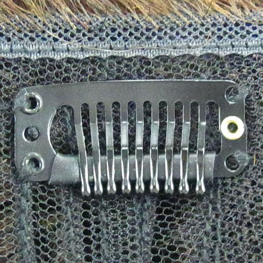 前の装着ピンでしっかり固定