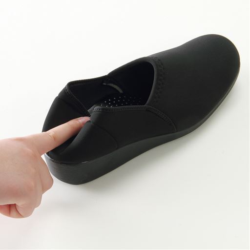 かかと柔らか<br>優しく足を包み込みます