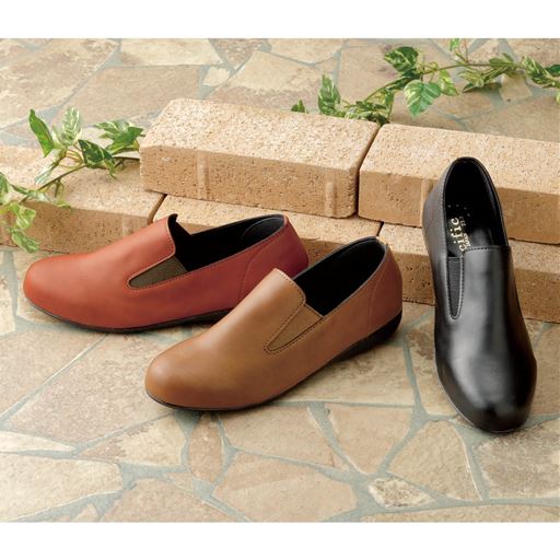 (左から)レンガ、キャメル、ブラック