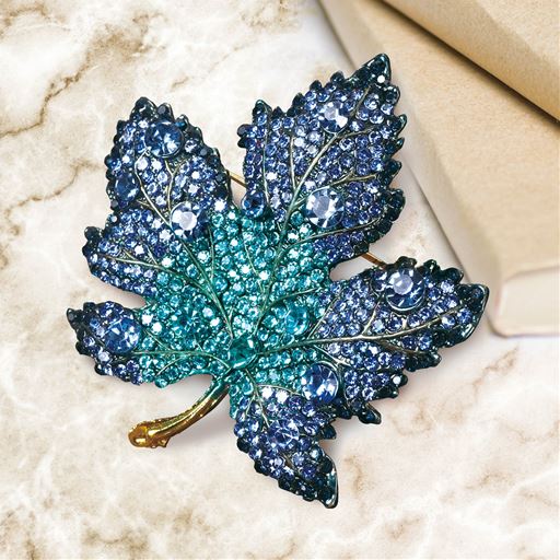 身につけて洗練された印象へ