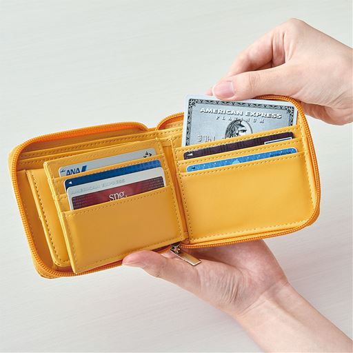 9枚収納できるカード入れ