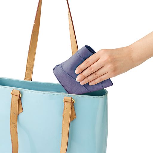 小さくたたんでもシワになりにくい