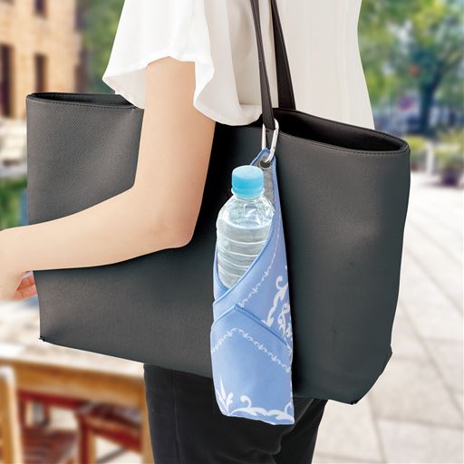 ボトルカバーとして<br>カラビナ付きでバッグに取り付けOK