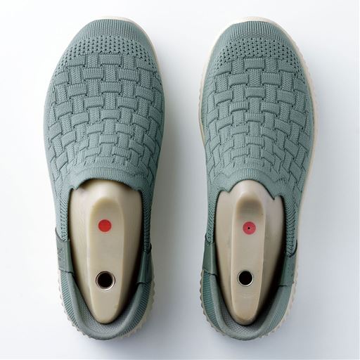 伸縮ニット素材使用 <br>※同じサイズの靴です