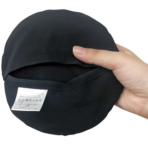 防水面を内側にたためるから、カバンの中を濡らさずに収納。