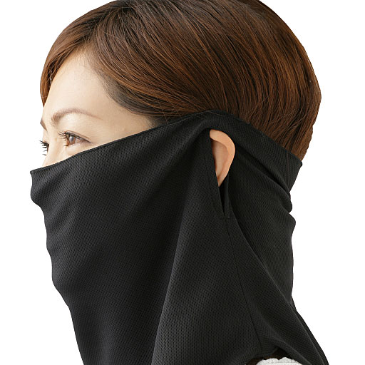 ブラック<br>両サイドの穴に耳がかけられるので、ずり落ちにくい