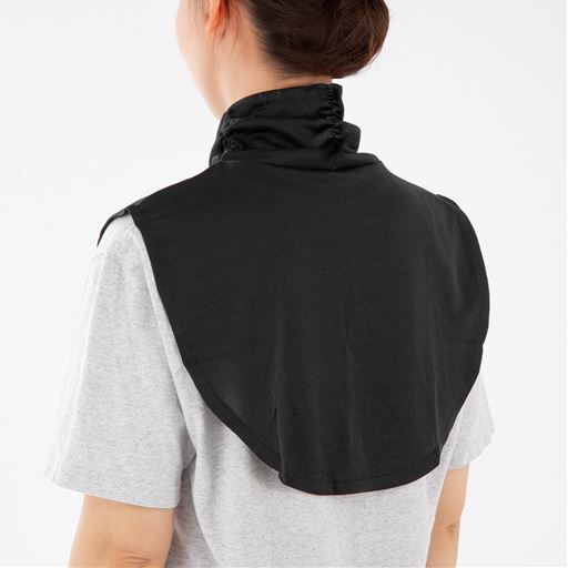 前後を長くすることで、背中や胸元の汗を素早く吸収