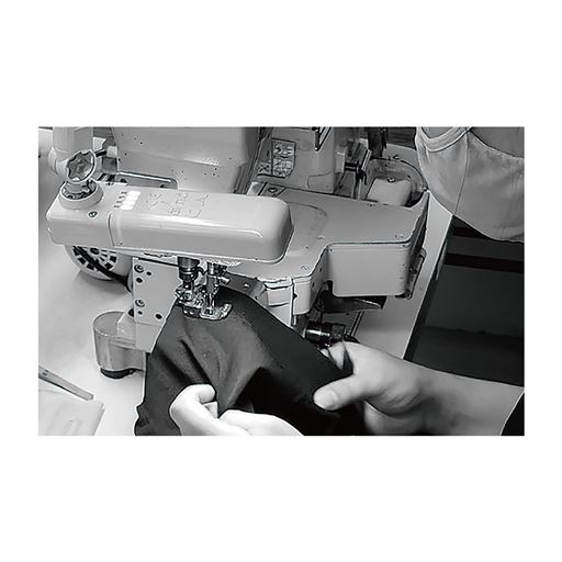 奈良の老舗工場でひとつひとつ手作業で仕上げています。