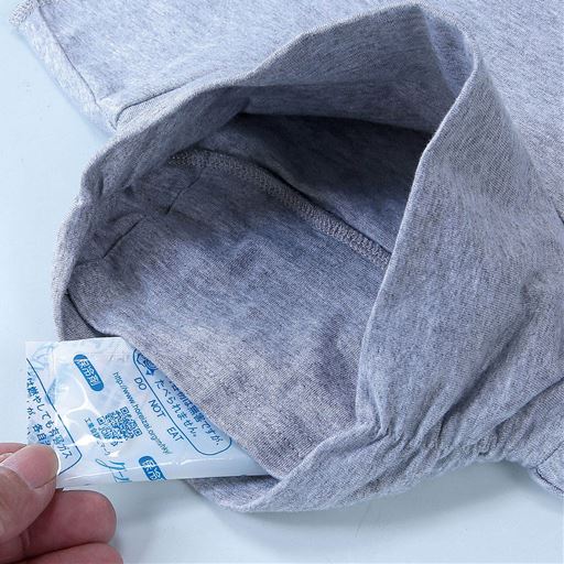 保冷剤ポケット付き(首の後ろ内側) <br>※保冷剤は商品に含まれません