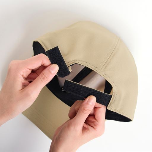 面ファスナーでサイズ調節できます