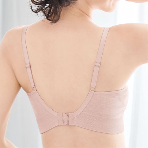 スキンピンク バックスタイル 脇から背中まですっきり 脇～背中を広くカバーし、お肉の段差を軽減。