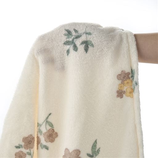 ブラウン系<br>布団の柄が透けにくいほどよい厚みです。