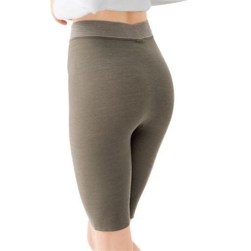 モカ(杢調)バックスタイル<br>ヒップ側に縫い目がほとんどない アウターにラインがひびきにくい。