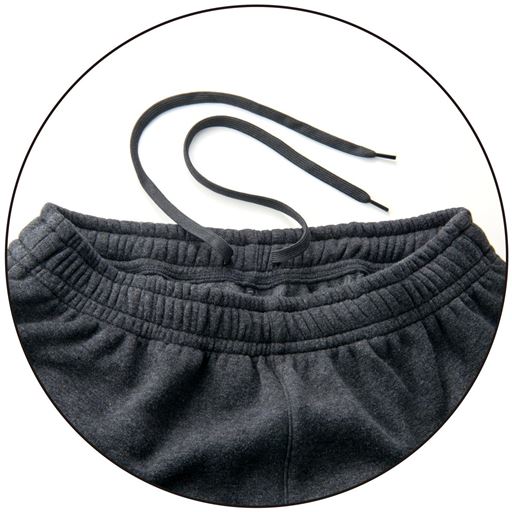 内側にスピンドル付きなのでウエストの調節も可能