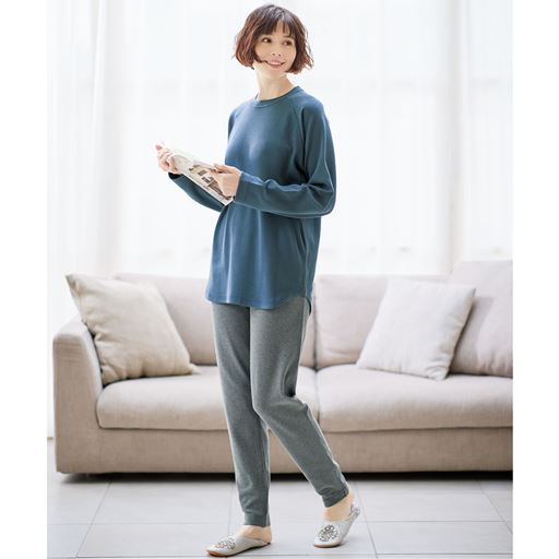 インクブルー(パンツ:チャコールグレー)