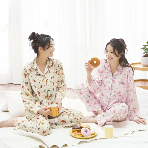 (左から)ベージュ、ソフトピンク