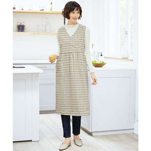 ふんわりシルエットのエプロンチュニック