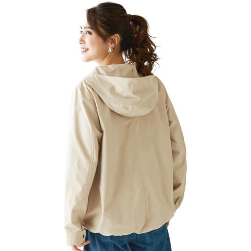 ライトベージュ