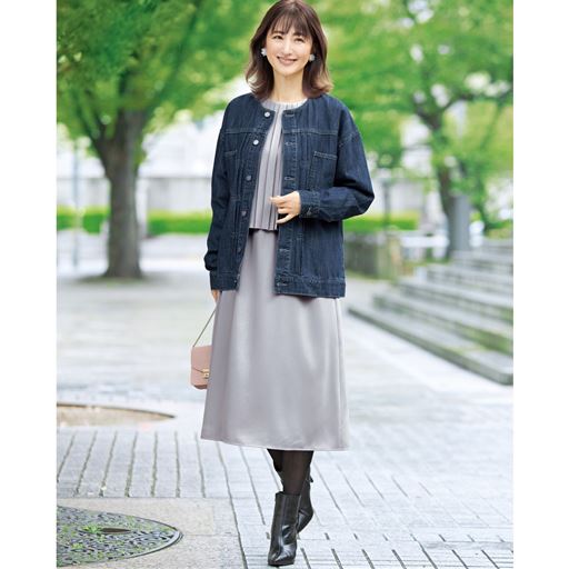 ライトグレー コーディネート例