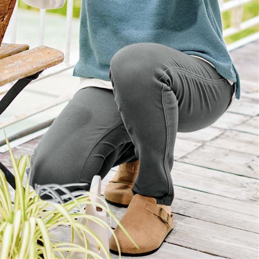 ミディアムグレー