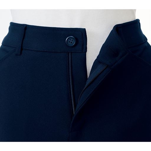 本格デザイン フロントファスナーの本格仕様できちんと見え