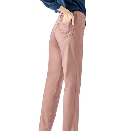 サーモンピンク