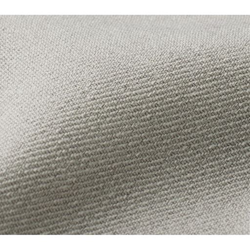 優しい風合いで落ち感のあるウール調素材