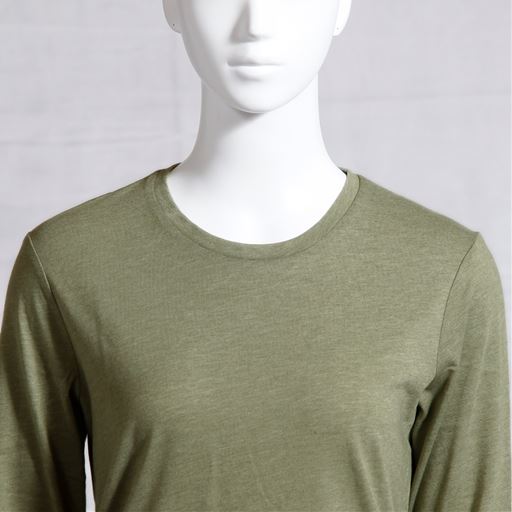 首元<br>※こちらのカラーの販売はございません。