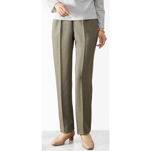 サンドベージュ