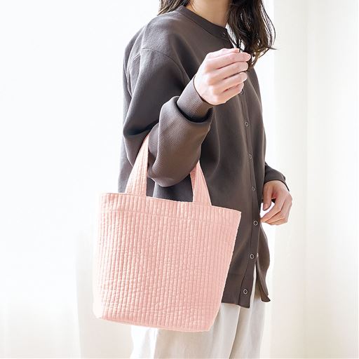 ピンクM <br>500mLのペットボトルが入る