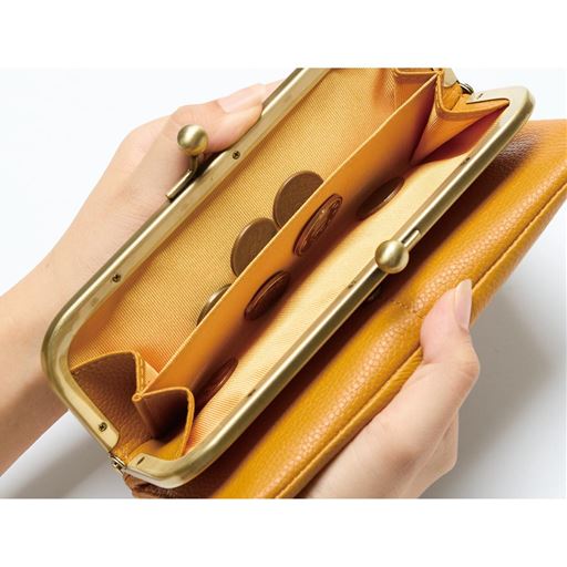 小銭や小物収納として使えるがま口<br>※イメージ