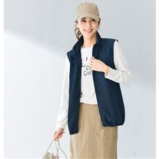 長め丈のナイロンベスト