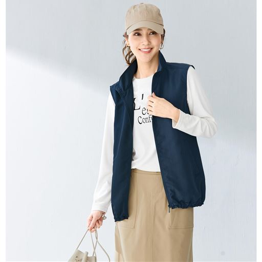 長め丈のナイロンベスト