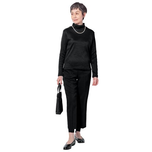 ブラック<br>パンツ合わせでライトフォーマルにも