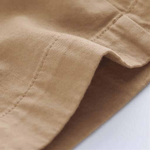 綿100%のガーゼを2 枚重ね、軽くふんわりとした肌ざわり。