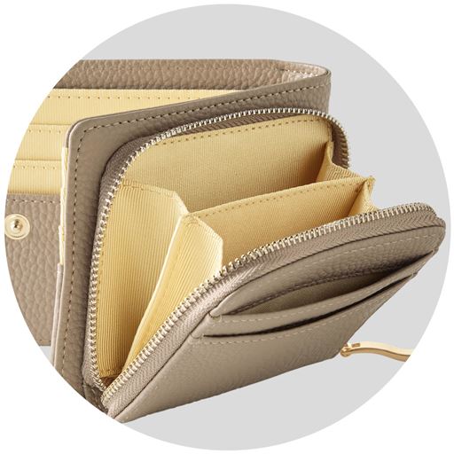 グレージュ <br>内側カードポケット×2<br>交通系ICカードや切符の収納に