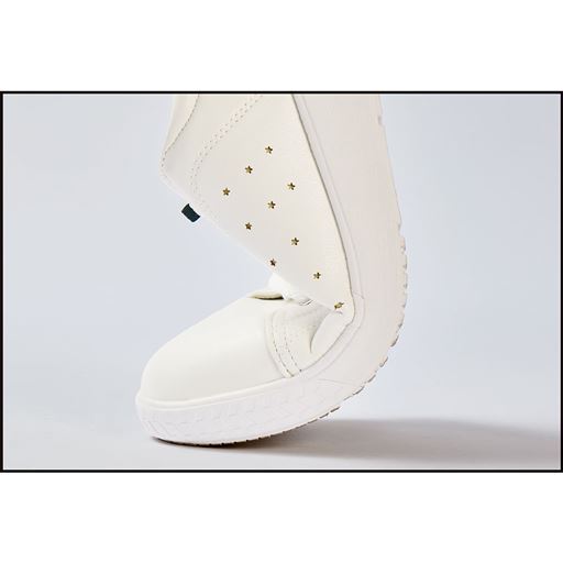 軽量で屈曲性に優れたソール。