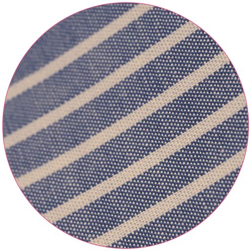 ネイビー(ツバ裏)<br>ストライプ柄で顔周りを華やかに